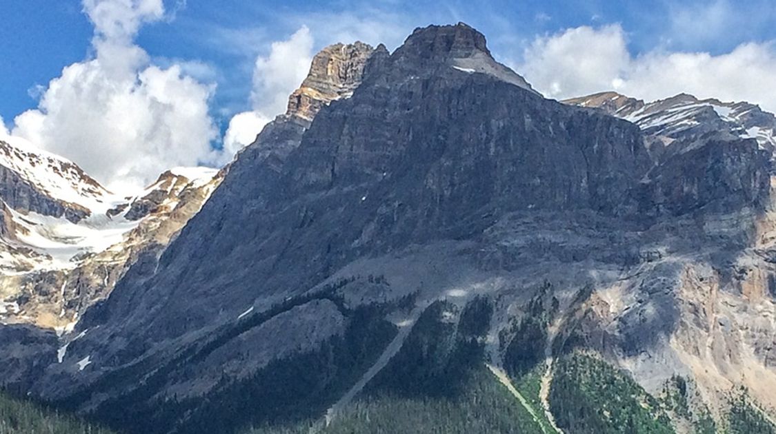Panoramic views of the Emerald Lake Circuit hike in Yoho National Park