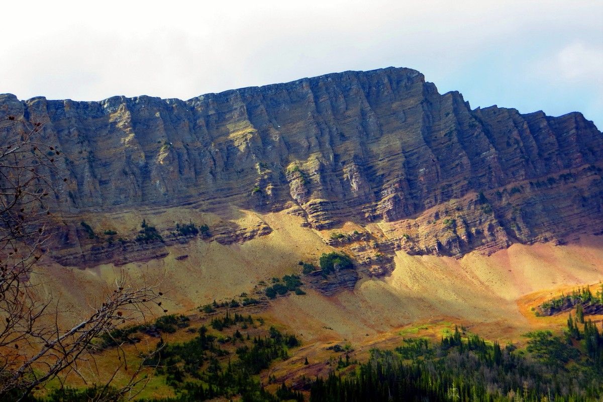 Lineham Ridge trail in Waterton Lakes National Park