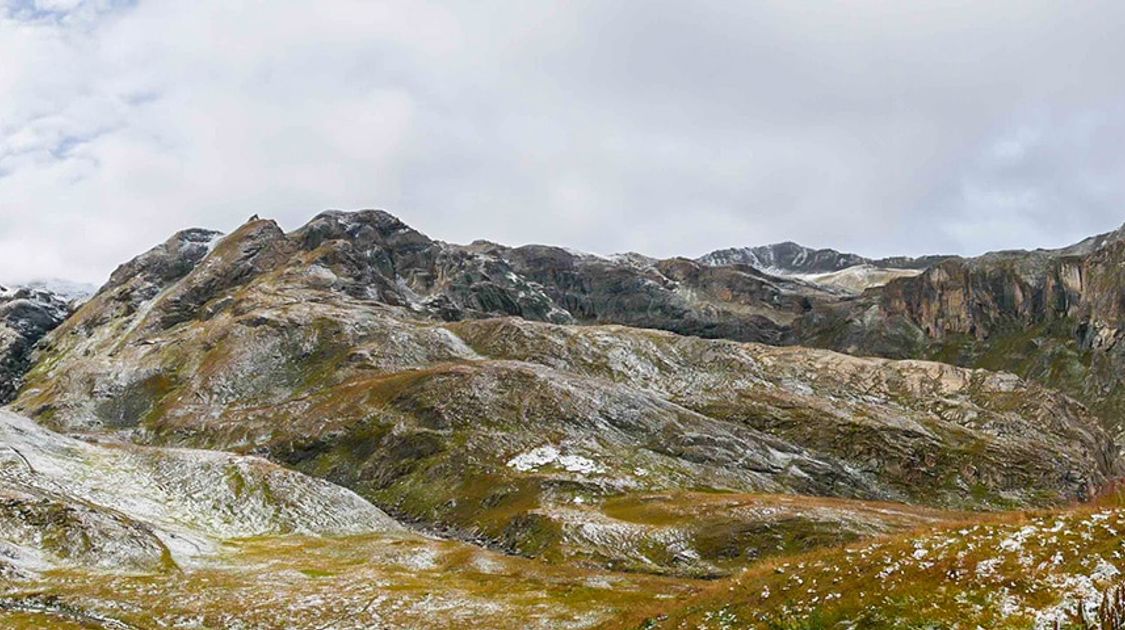 Panorama of the Refuge du Fond des Fours hike in Vanoise National Park, France