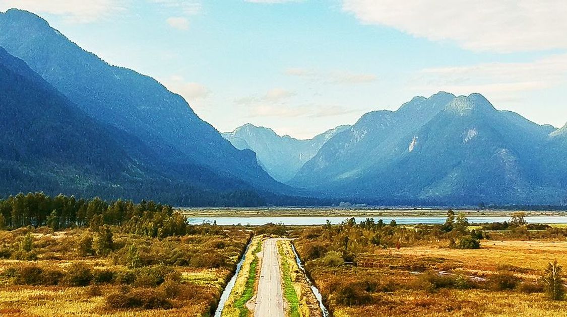 15 Best Easy Hikes around Vancouver For the Whole Family