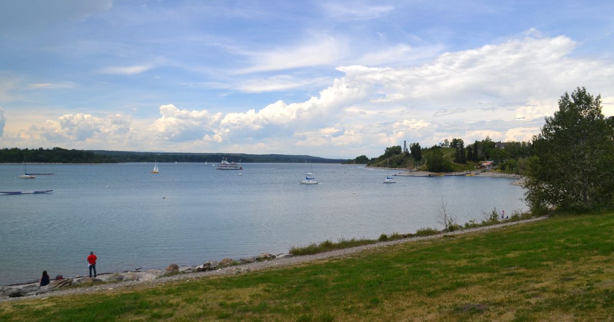 Glenmore Reservoir Trail Green Space Walk in Calgary 10Adventures