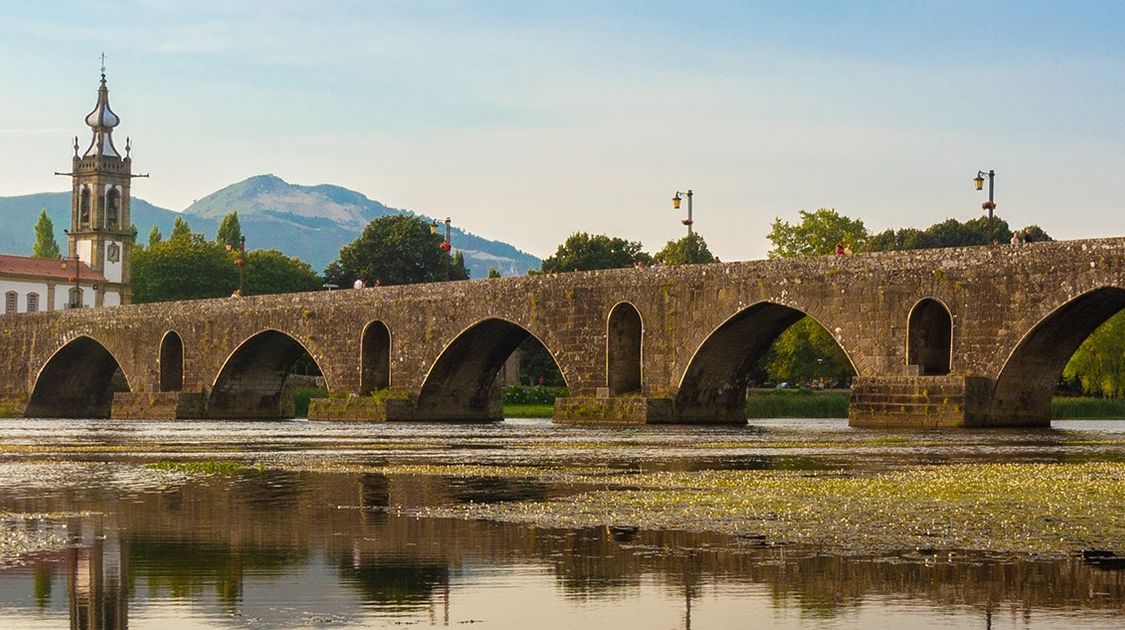 Camino Portugués: A Pilgrims Itinerary to the Two Route Options