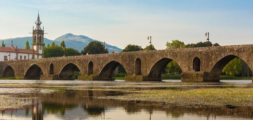 Camino Portugués: A Pilgrims Itinerary to the Two Route Options