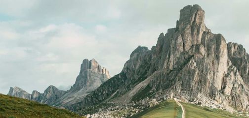 Blog Walking Holidays in the Italian Alps: Scenic Adventures for the 50+ Traveller