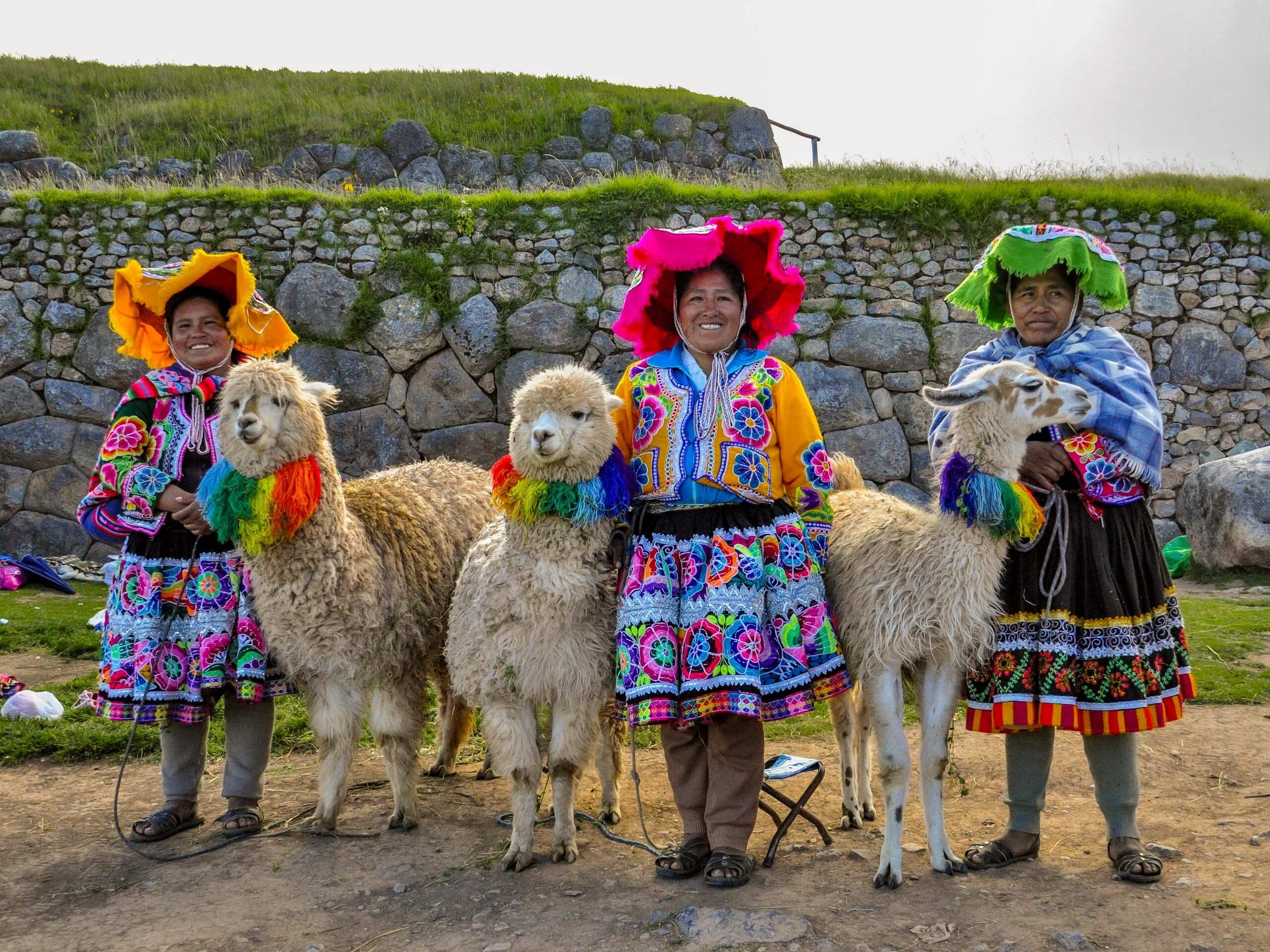 Quechua indigenous clothing Machu Picchu history