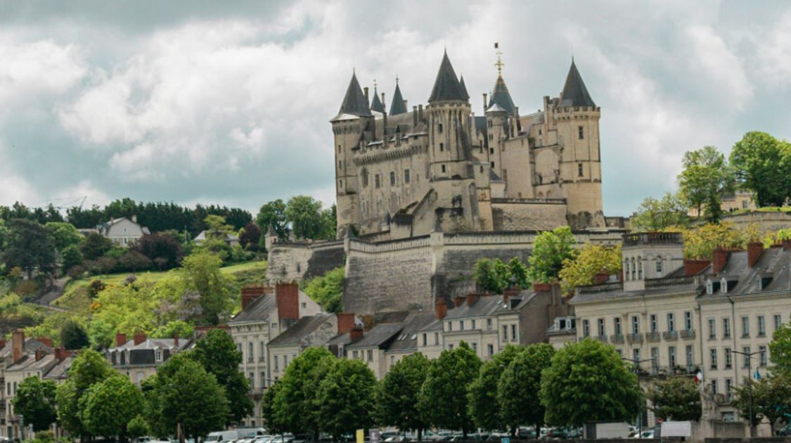 Top Walking and Cycling Tours with Luggage Transfer