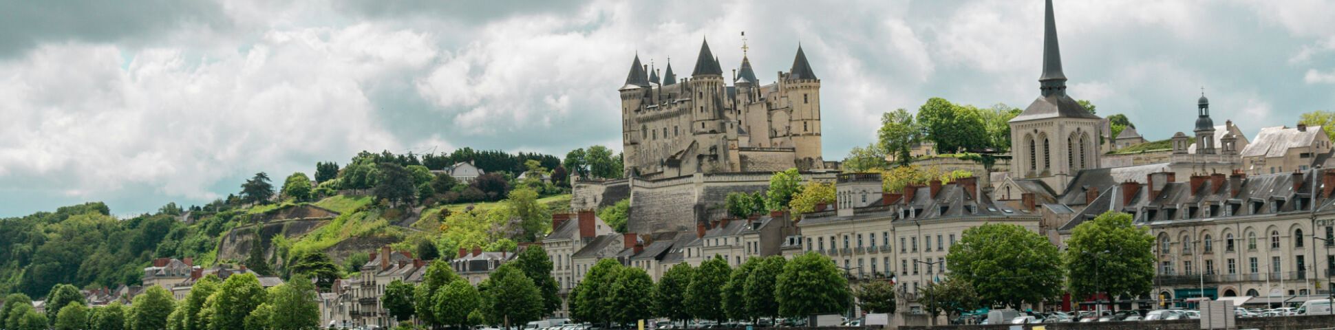 Top Walking and Cycling Tours with Luggage Transfer
